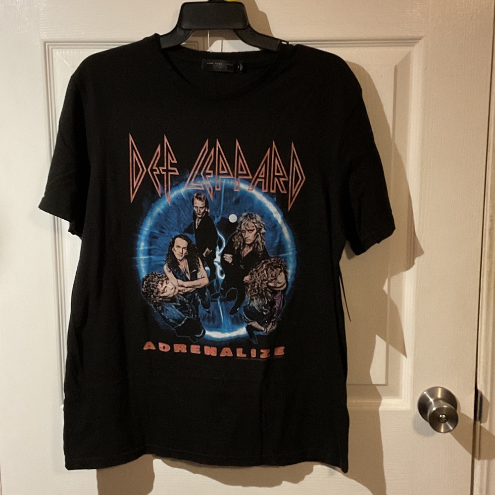 NWT Vintage Def Leppard Junk Food Clothing Black Crew Neck Tour Tee